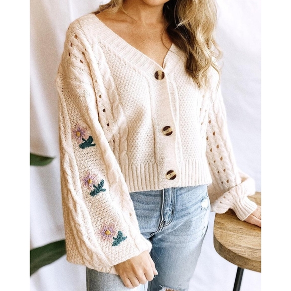 HYFVE Feminine Vintage Chic Ivory Cream Knitted Cardigan - Picture 4 of 4